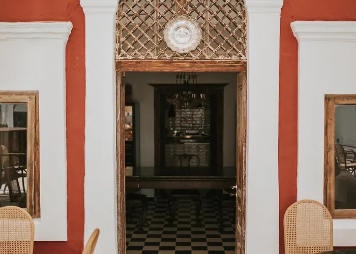 Meroviglia Boutique * Imerovigli (Santorini)