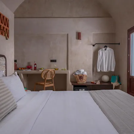 Meroviglia Boutique Imerovigli (Santorini)