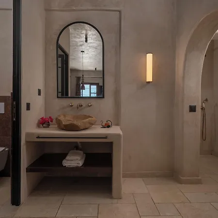 Meroviglia Boutique Imerovigli (Santorini)