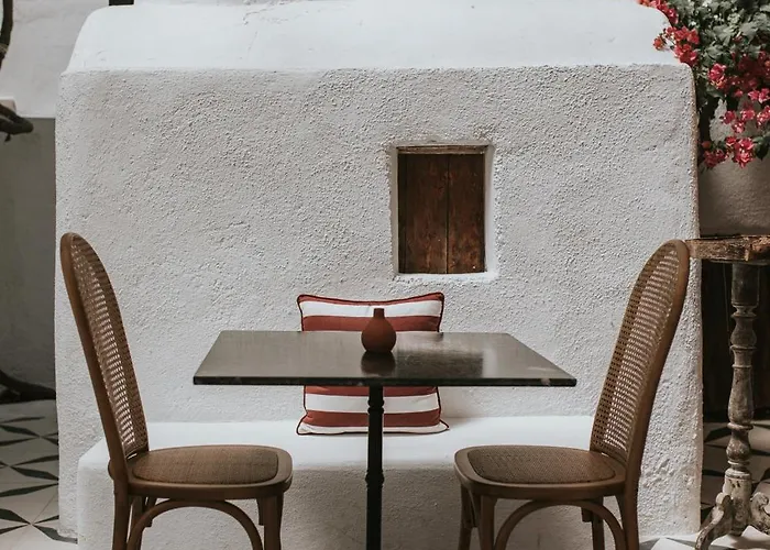 Meroviglia Boutique Imerovigli (Santorini)